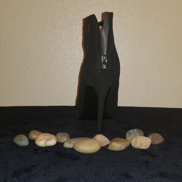 Bebe Booties - Picture 2 of 2